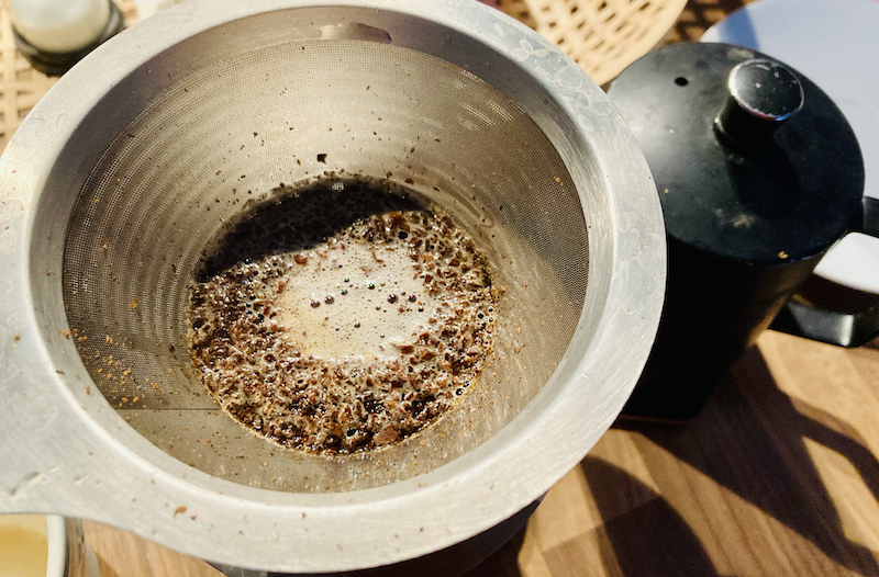 Hario の V60 Double Mesh Metal Coffee Dripper - Coffee